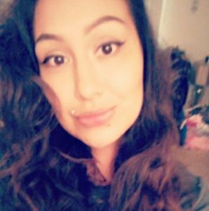 Meet your Posher, Iris